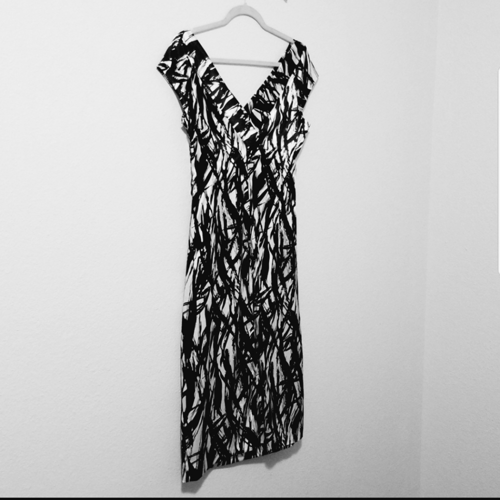BOMBSHELL Black and white satin dress gown size 12